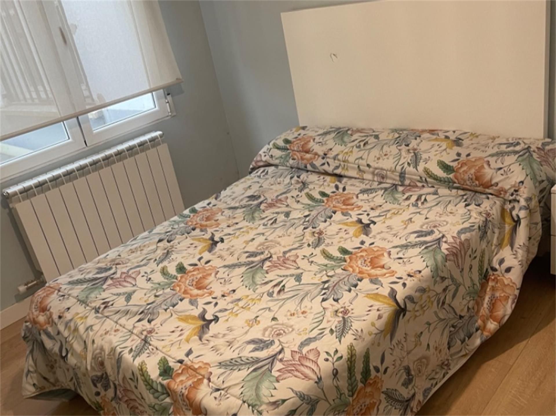 Bedroom of Flat to share in Burgos Capital  with Heating, Parquet flooring and Terrace