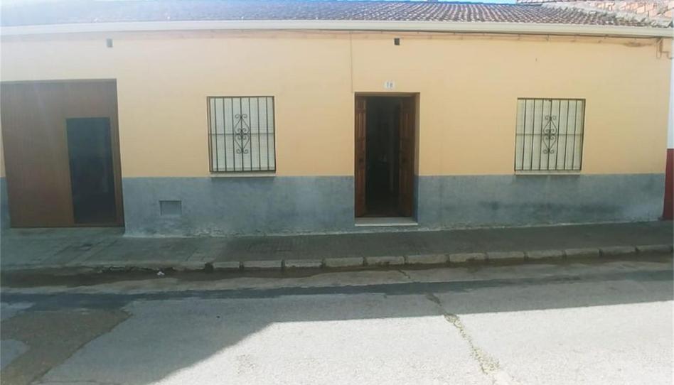 Casa adosada en venda a Calle Magisterio, 17, Rena, Badajoz - imatge 1 Foto 1 de Casa adosada en venda a Calle Magisterio, 17, Rena, Badajoz