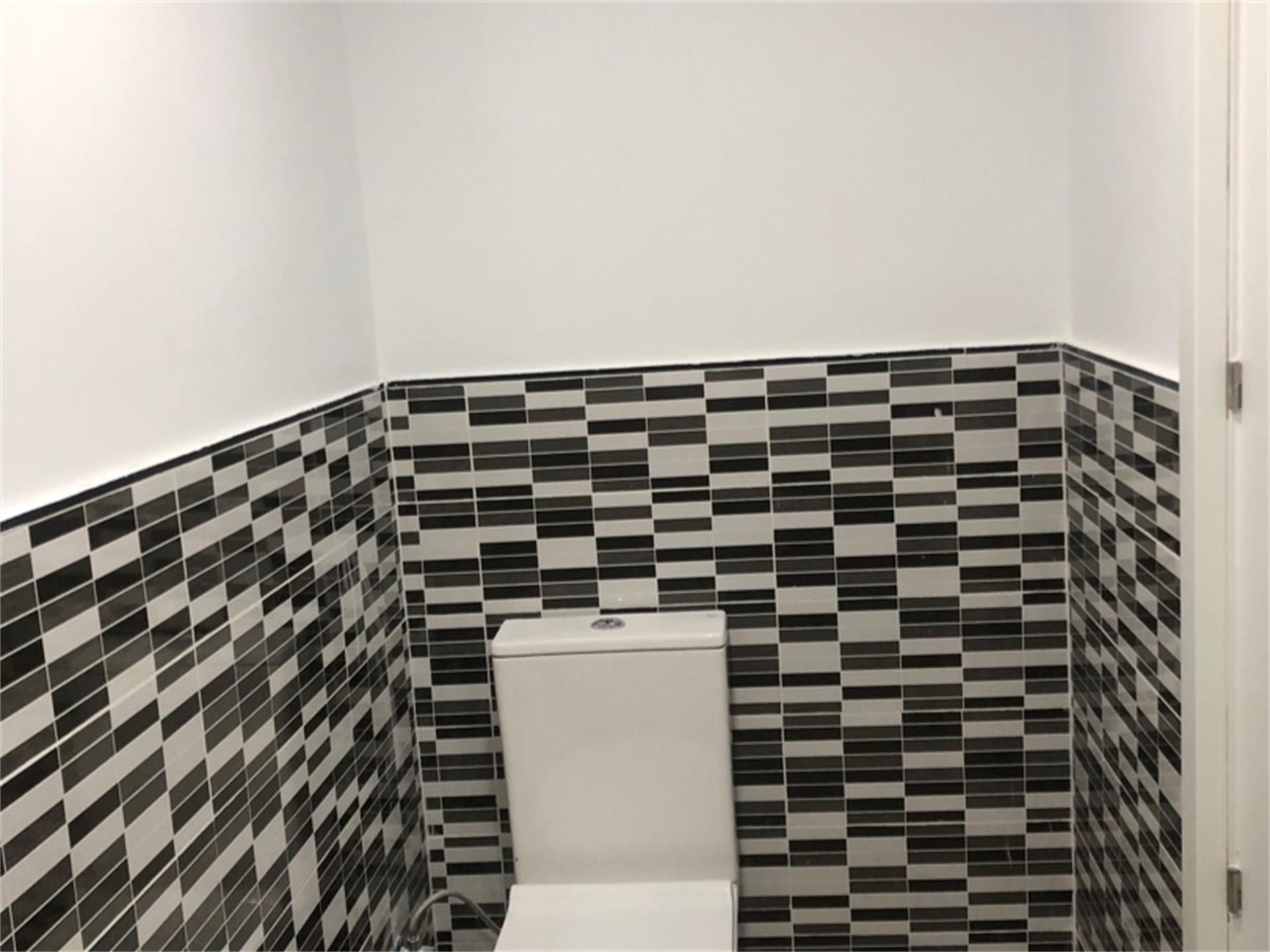 Bathroom of Flat for sale in Fuenlabrada