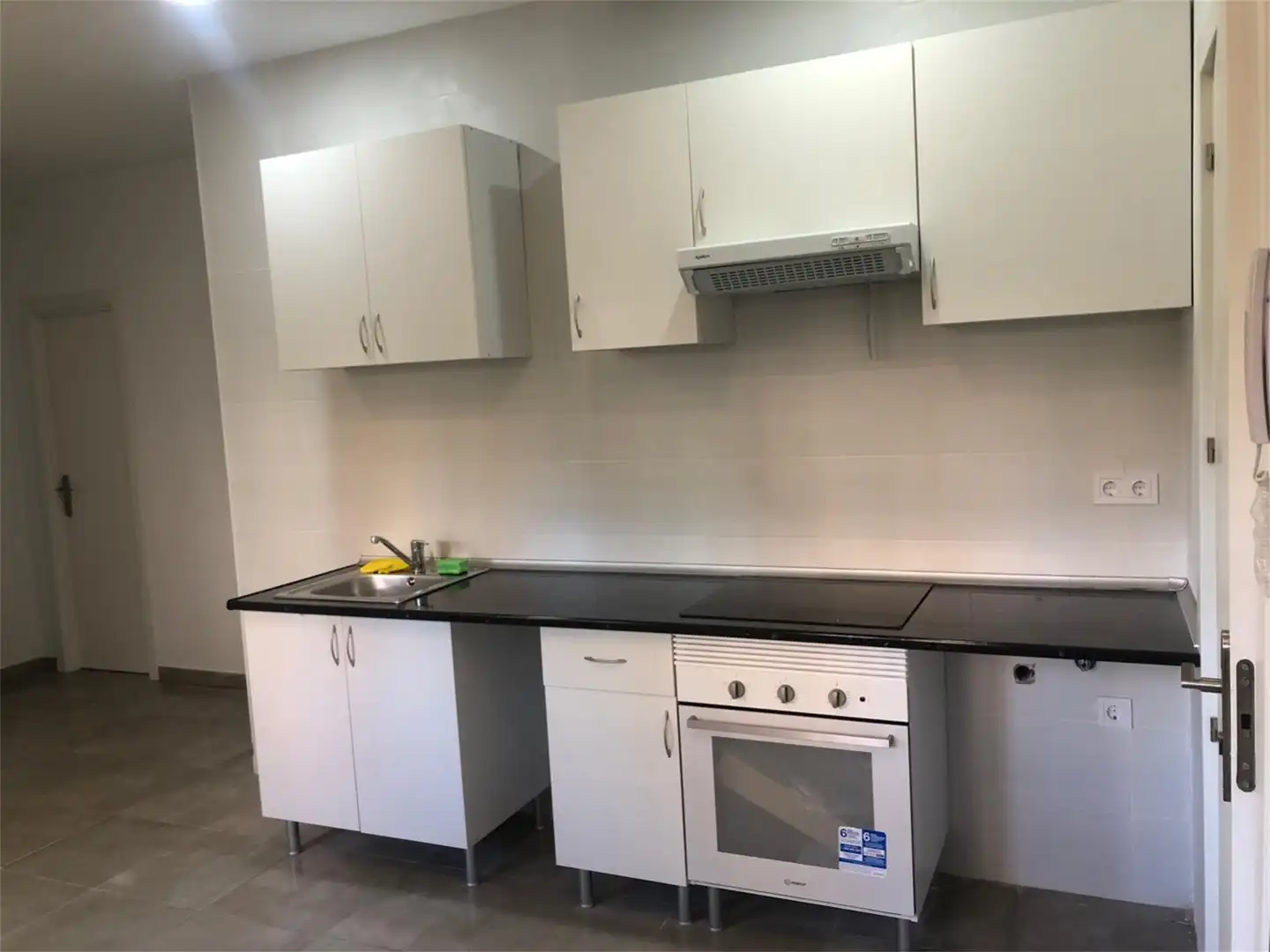 Piso en venta en Calle de Lima, La Avanzada - La Cueva Cocina de Piso en venta en Fuenlabrada