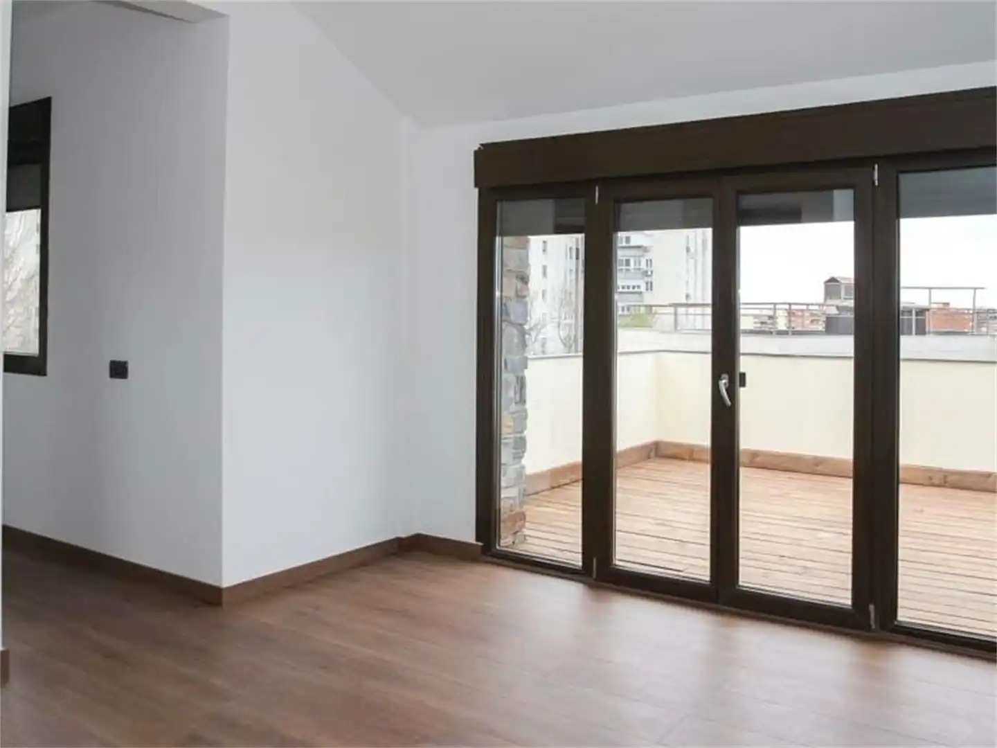 Casa o xalet en venda a Mirasierra Dormitori de Casa o xalet en venda en Madrid amb Aire condicionat, Calefacció i Jardí privat