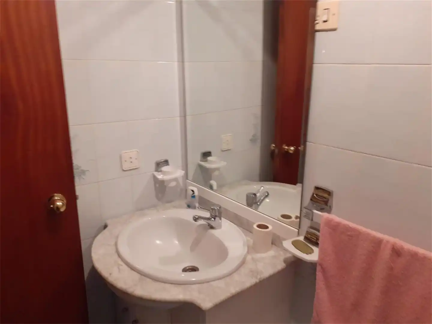Bathroom of Detached homes for sale in San Martín de Trevejo  with Furnished, Washing machine and TV