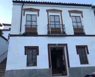 Vista exterior de Casa adosada en venda en Ronda amb Terrassa i Balcó