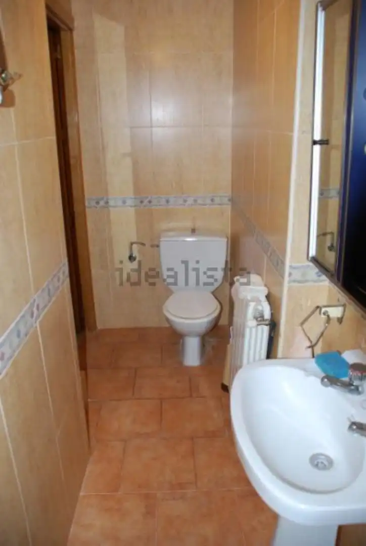 Duplexes for sale in Avenida de Andalucía, 122, La Puerta de Segura Bathroom of Duplexes for sale in La Puerta de Segura with Heating, Storage room and Oven