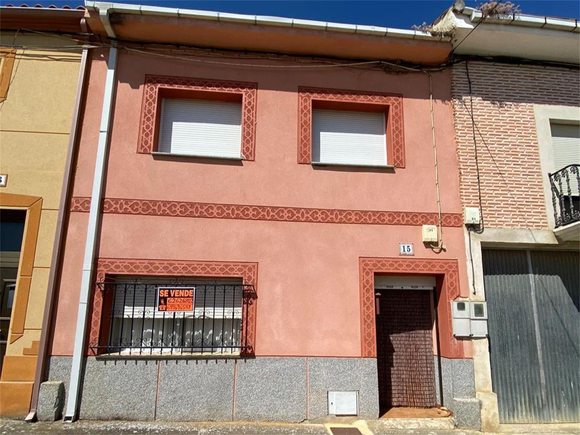 Vista exterior de Casa o xalet en venda en Santibáñez de Tera amb Jardí privat i Moblat