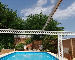 Swimming pool of House or chalet for sale in Puente Genil  with Air Conditioner and Swimming Pool