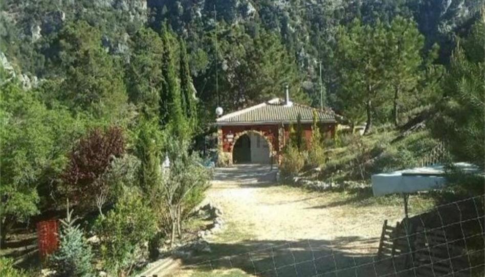 Photo 1 of Country house for sale in Iznatoraf, Jaén