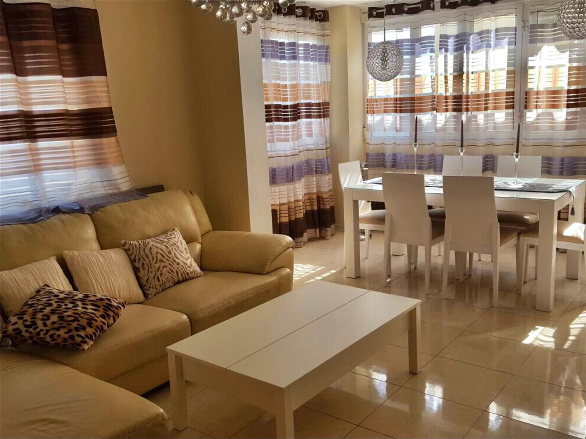 Sala d'estar de Pis en venda en  Jaén Capital amb Aire condicionat i Balcó