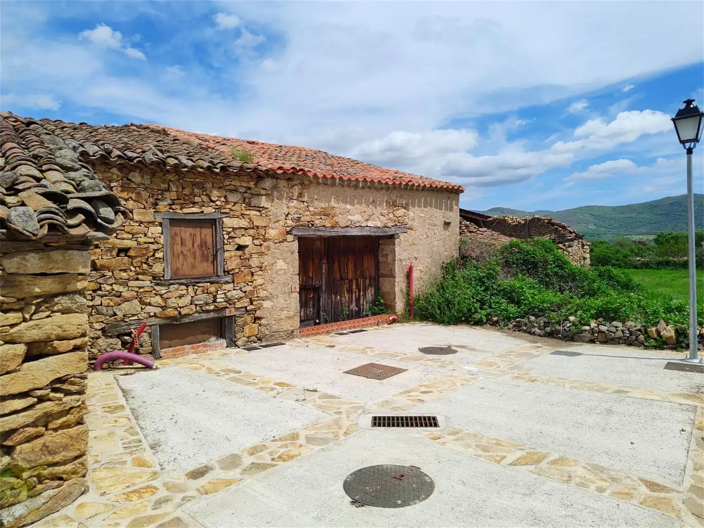 Exterior view of Detached homes for sale in Piñuécar-Gandullas