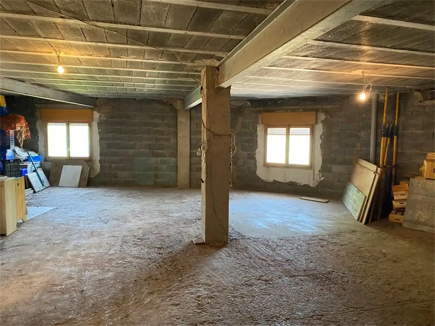 Einfamilien-Reihenhaus zum Verkauf in El Frasno mit Privatgarten und Balkon
