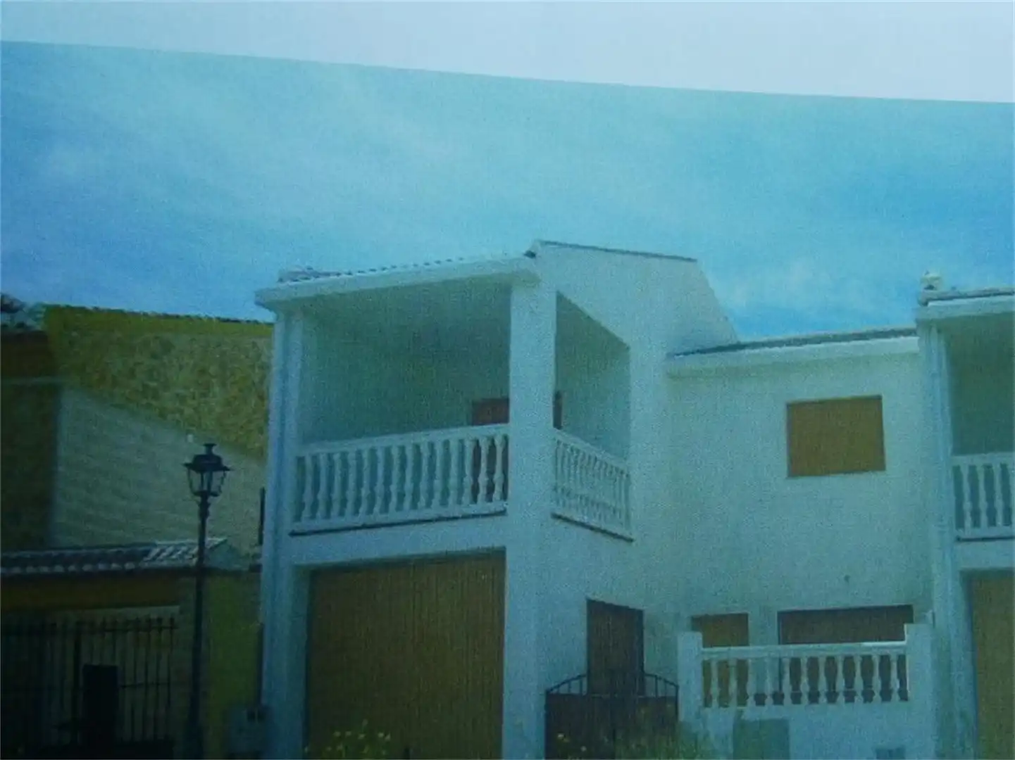 Casa adosada en venta en Avenida de Andalucía, Chimeneas Vista exterior de Casa adosada en venta en Chimeneas con Terraza