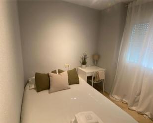 Bedroom of Flat to share in Málaga Capital  with Air Conditioner and Swimming Pool