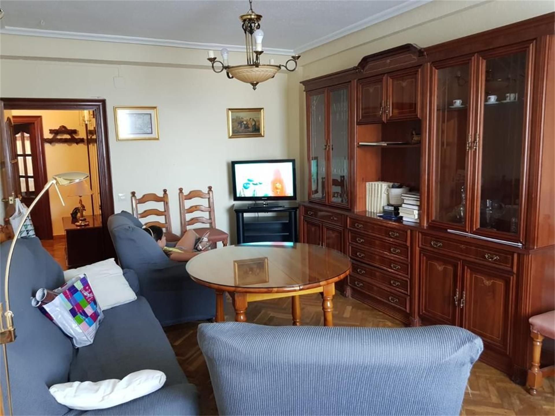 Sala de estar de Piso de alquiler en  Jaén Capital con Aire acondicionado, Parquet y Terraza