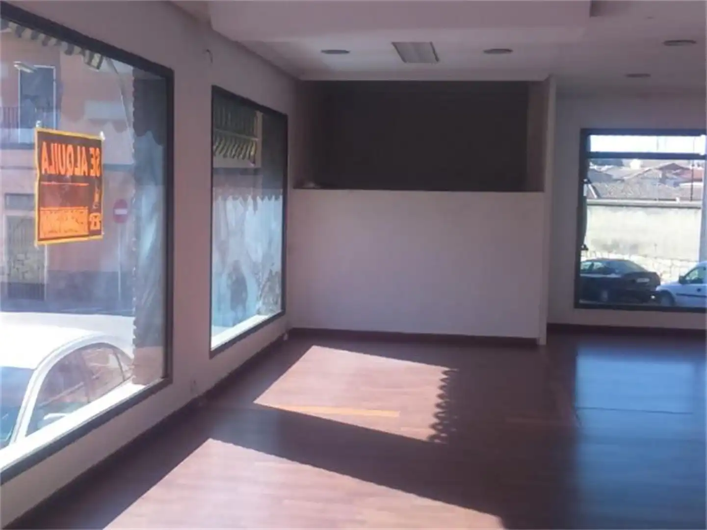 Commercial properties for sale in La Puebla de Montalbán