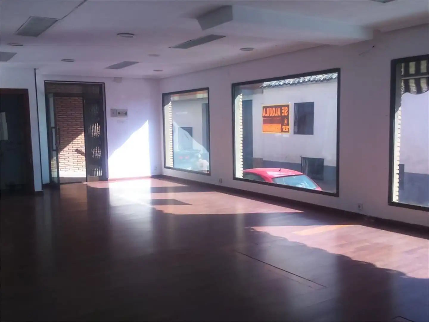 Commercial properties for sale in La Puebla de Montalbán