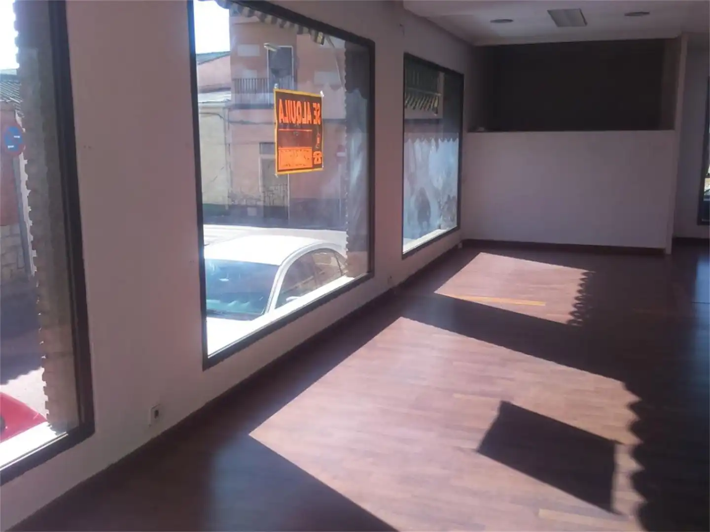 Commercial properties for sale in La Puebla de Montalbán