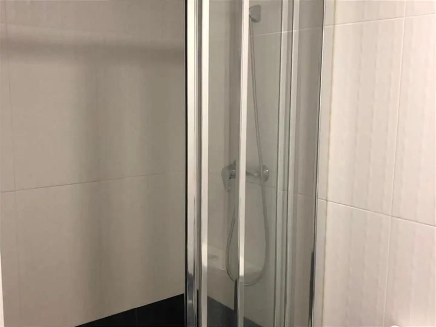 Casa adosada en venta en Avenida Saladero, El Mojón - Las Salinas Baño de Casa adosada en venta en San Pedro del Pinatar con Terraza y Amueblado