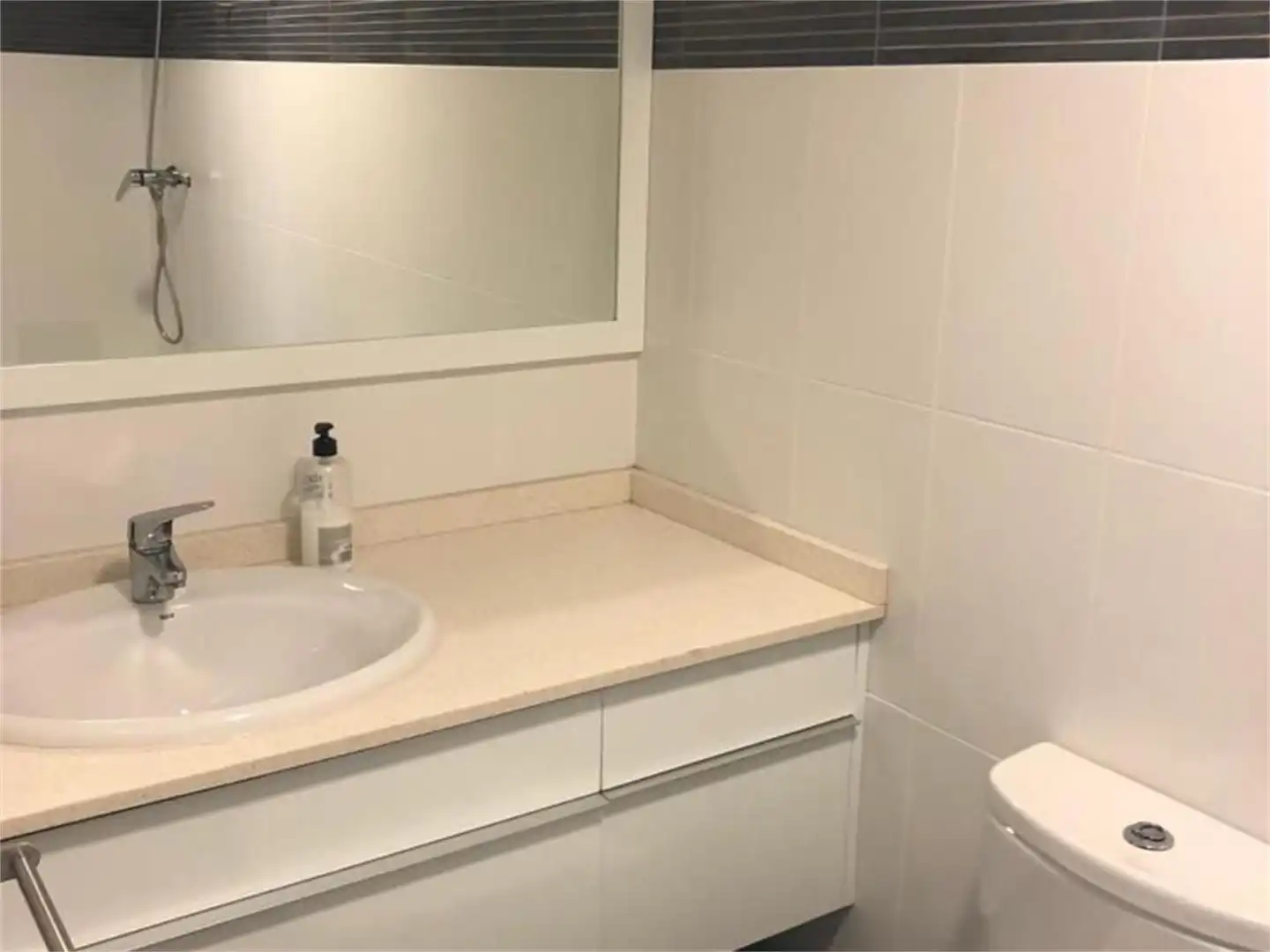 Casa adosada en venta en Avenida Saladero, El Mojón - Las Salinas Baño de Casa adosada en venta en San Pedro del Pinatar con Terraza y Amueblado