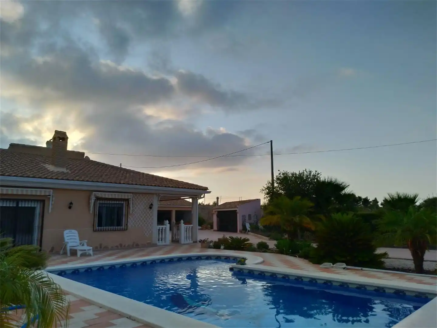 Schwimmbecken von Wohnung zum Verkauf in Fortuna mit Privatgarten, Terrasse und Abstellraum