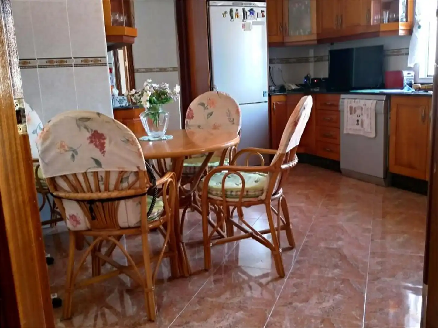 Küche von Wohnung zum Verkauf in Fortuna mit Privatgarten, Terrasse und Abstellraum