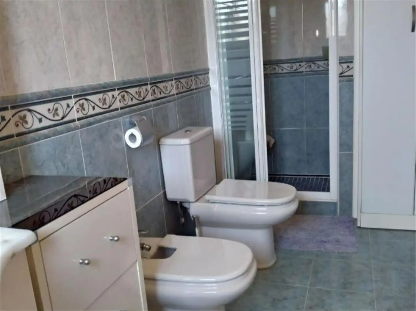 Badezimmer von Wohnung zum Verkauf in Fortuna mit Privatgarten, Terrasse und Abstellraum