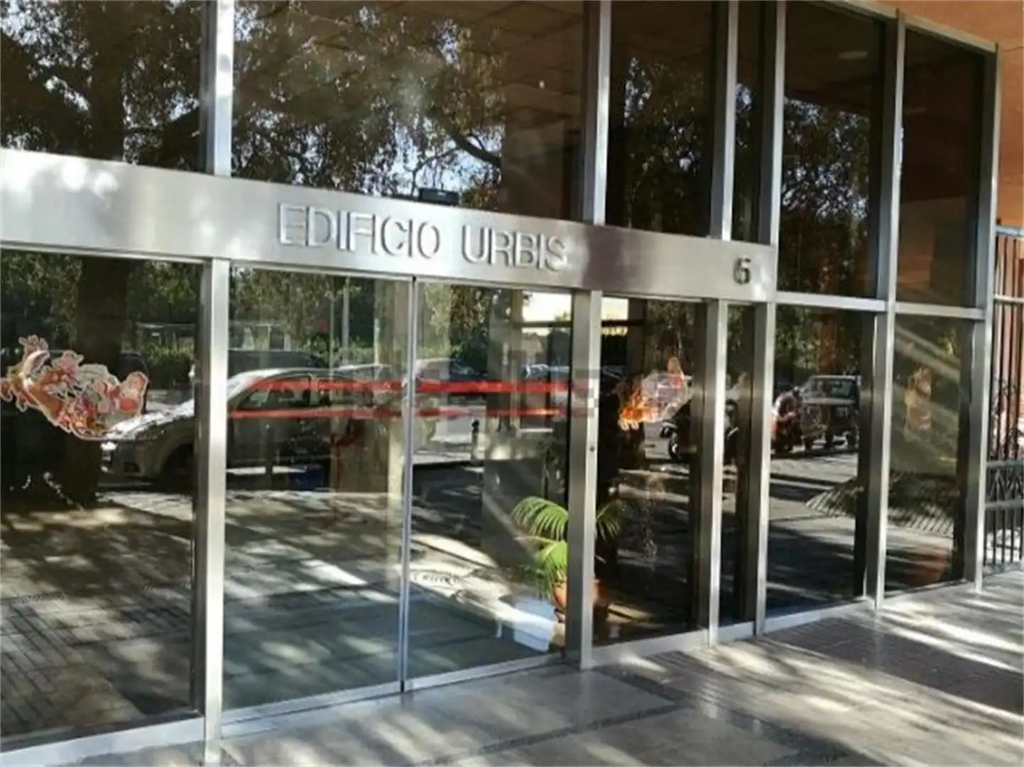 Oficina de lloguer a Avenida Blas Infante, Los Remedios Oficina de lloguer en Sevilla