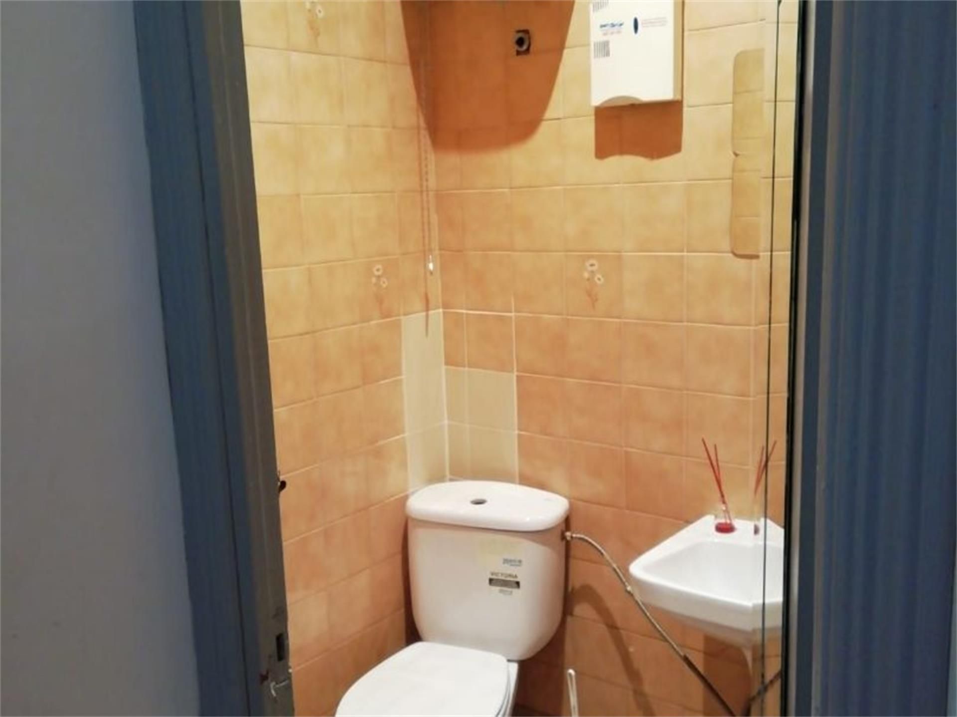 Bathroom of Premises to rent in Aranjuez