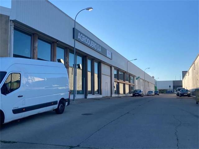 Nave industrial en Alquiler en Calle Ecuador en Villares de la Reina
