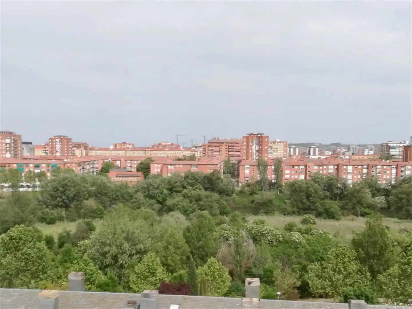 Pis en venda a Calle Doctor Sánchez Villares, Arturo Eyries Vista exterior de Pis en venda en Valladolid amb Calefacció, Jardí privat i Parquet
