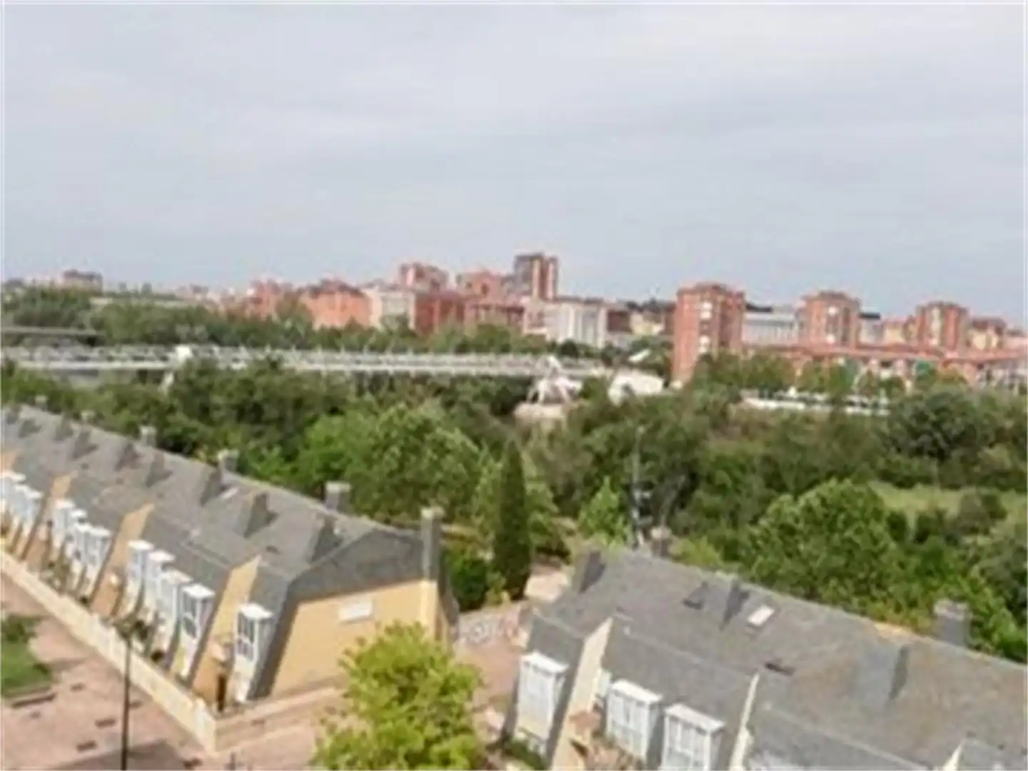 Pis en venda a Calle Doctor Sánchez Villares, Arturo Eyries Vista exterior de Pis en venda en Valladolid amb Calefacció, Jardí privat i Parquet