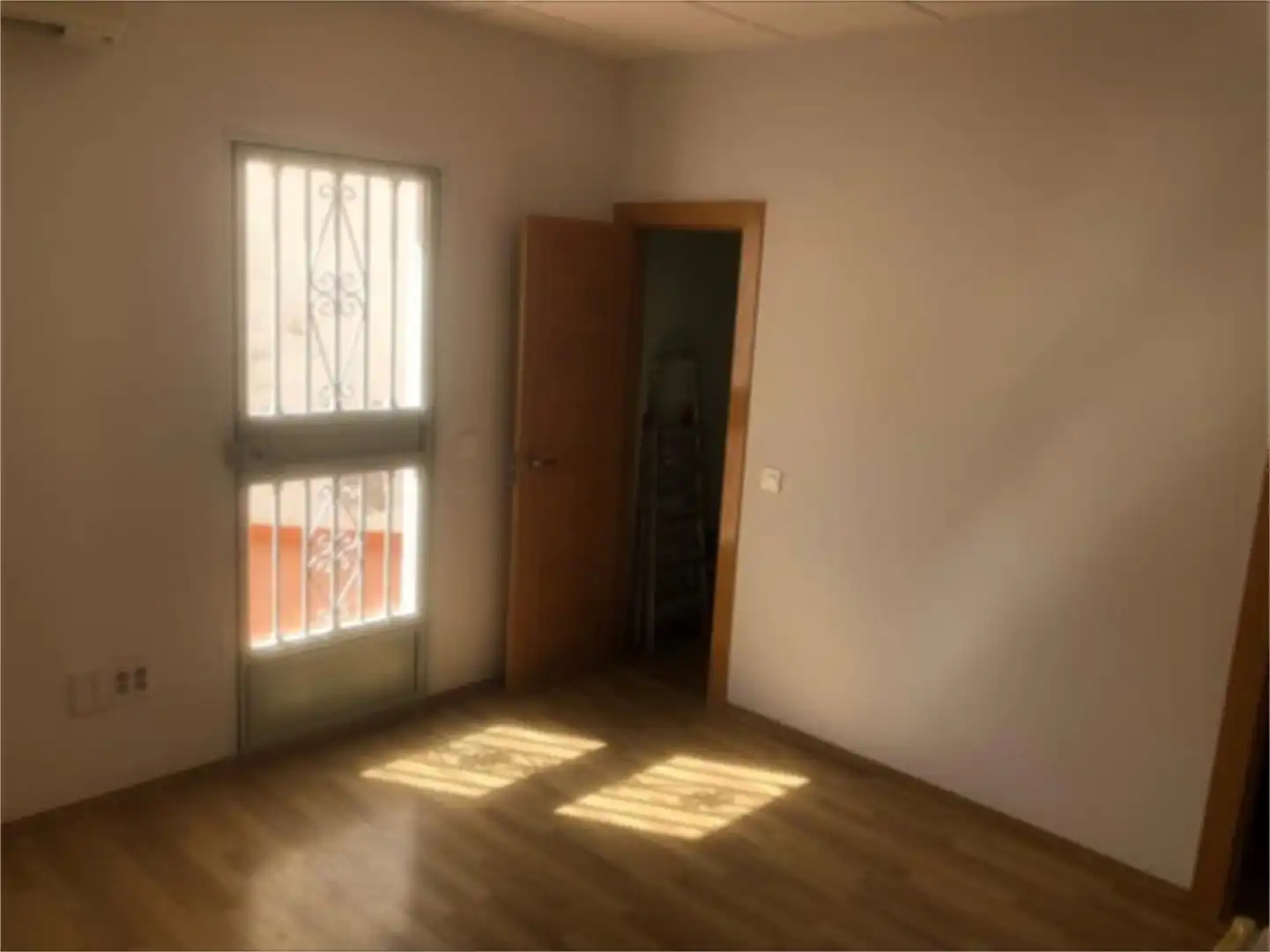 Bedroom of Commercial properties for rent in Padul  with Air Conditioner, Heating and Parquet flooring