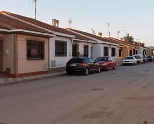 Exterior view of Single-family semi-detached for sale in La Villa de Don Fadrique  with Air Conditioner