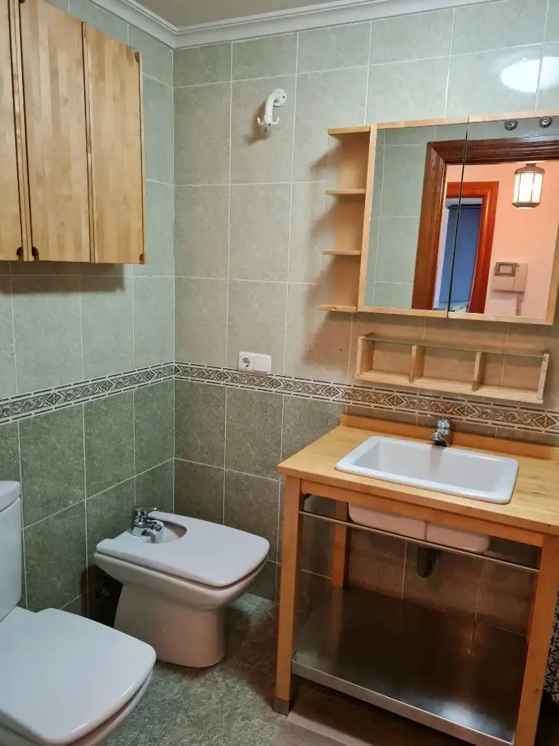 Wohnung zum Verkauf in Calle las Meninas, Capuchinos - Glorieta - Ciudad Jardín Badezimmer von Wohnung zum Verkauf in Salamanca Capital