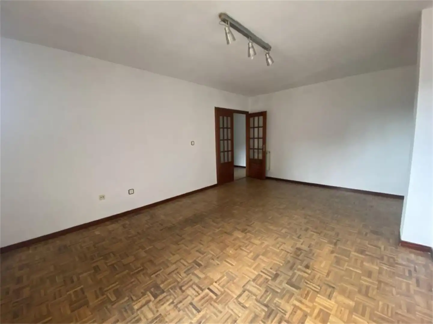 Wohnzimmer von Wohnung zum Verkauf in Toral de los Vados mit Heizung, Parkett und Terrasse