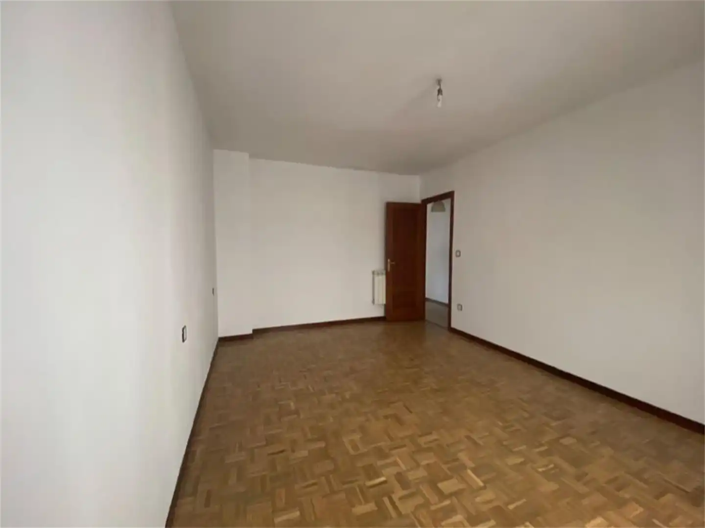 Wohnung zum Verkauf in Toral de los Vados mit Heizung, Parkett und Terrasse