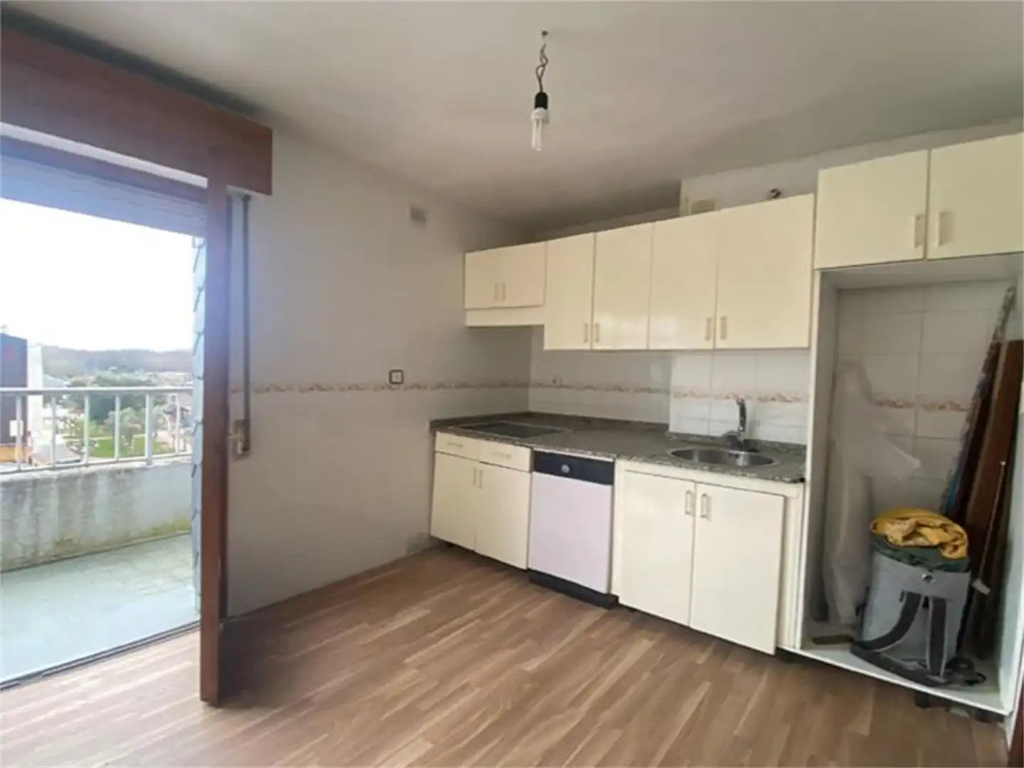 Küche von Wohnung zum Verkauf in Toral de los Vados mit Heizung, Parkett und Terrasse