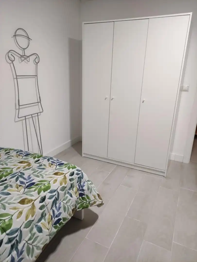 Planta baja de alquiler en Calle Américo Vespucio, Condequinto Habitación de Planta baja de alquiler en Montequinto con Jardín privado, Amueblado y Horno