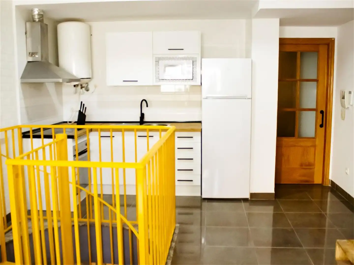 Flat for rent in Camino de la Noria, Balanegra Kitchen of Flat for rent in Balanegra with Furnished and Alarm