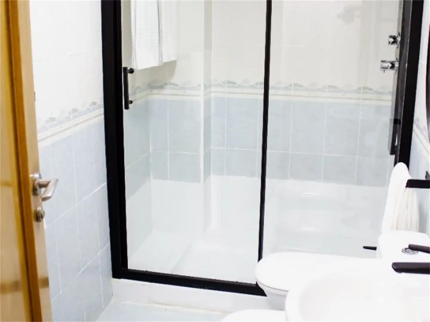 Flat for rent in Camino de la Noria, Balanegra Bathroom of Flat for rent in Balanegra with Furnished and Alarm