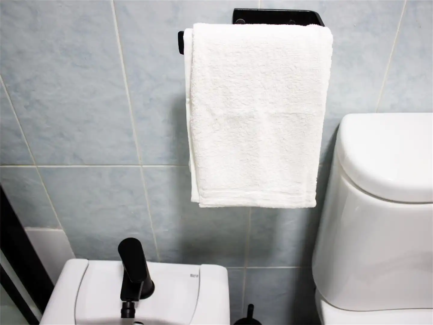 Flat for rent in Camino de la Noria, Balanegra Bathroom of Flat for rent in Balanegra with Furnished and Alarm