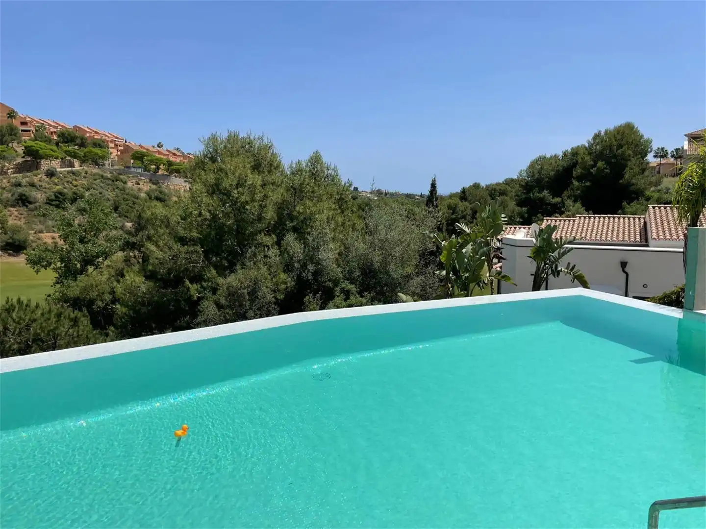 Piscina de Casa o xalet en venda en Marbella amb Aire condicionat, Calefacció i Jardí privat