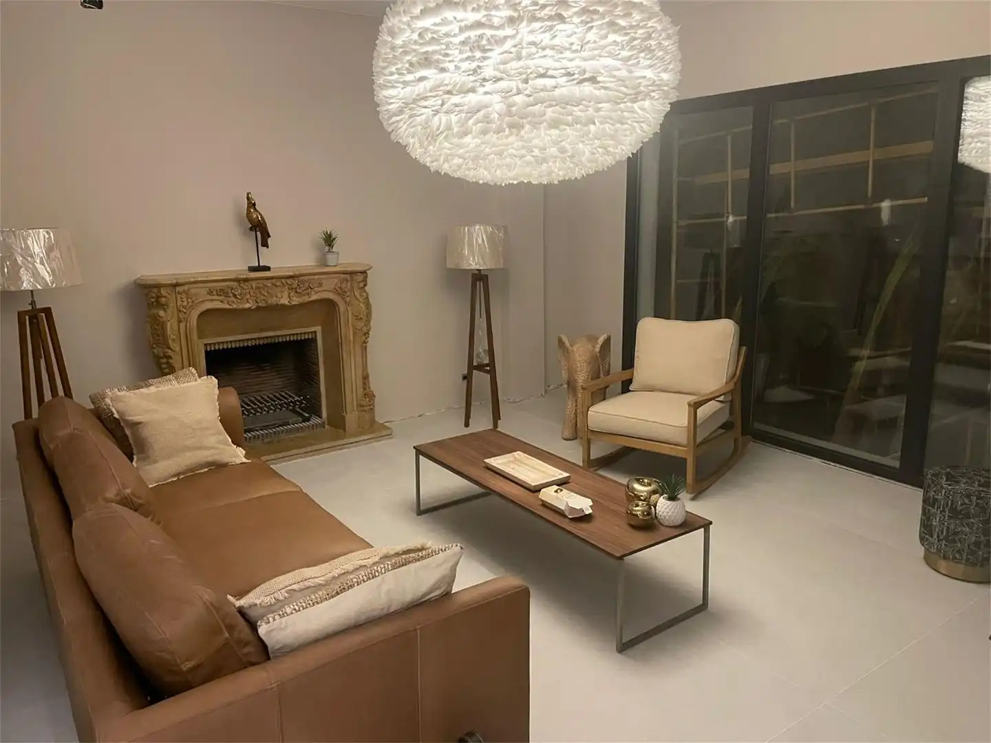 Sala d'estar de Casa o xalet en venda en Marbella amb Aire condicionat, Calefacció i Jardí privat
