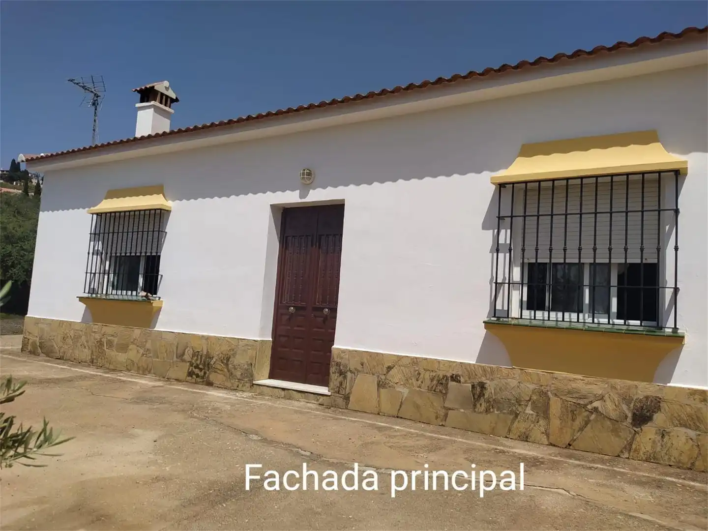 Exterior view of Country homes for sale in Alcaucín