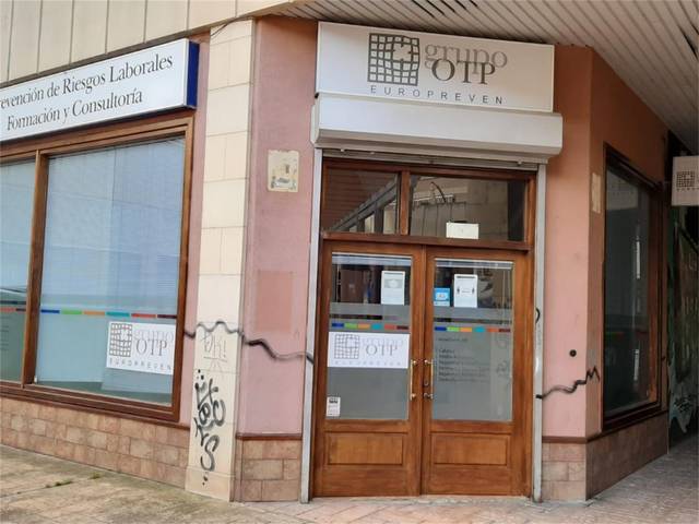 Local comercial en Alquiler en Calle Condado de Treviño, 42 en Centro