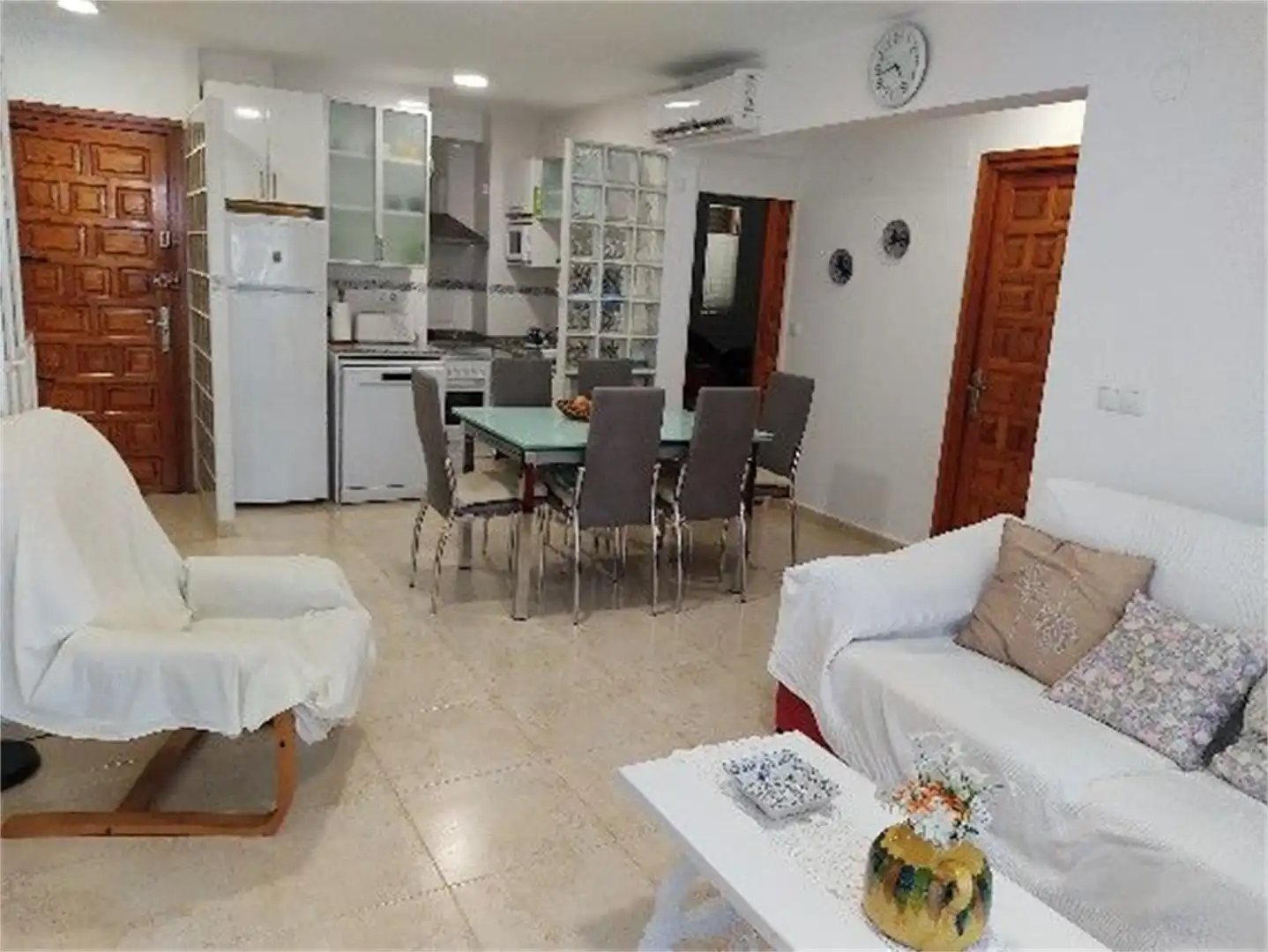 Wohnungen zur Miete in Calle Porrón, Les Bovetes - La Felicidad Wohnzimmer von Wohnungen zur Miete in Dénia mit Klimaanlage, Terrasse und Schwimmbad