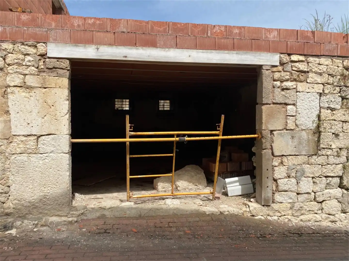 Country homes for sale in Calle el Charquillo, 21, Monasterio de Rodilla Country homes for sale in Monasterio de Rodilla