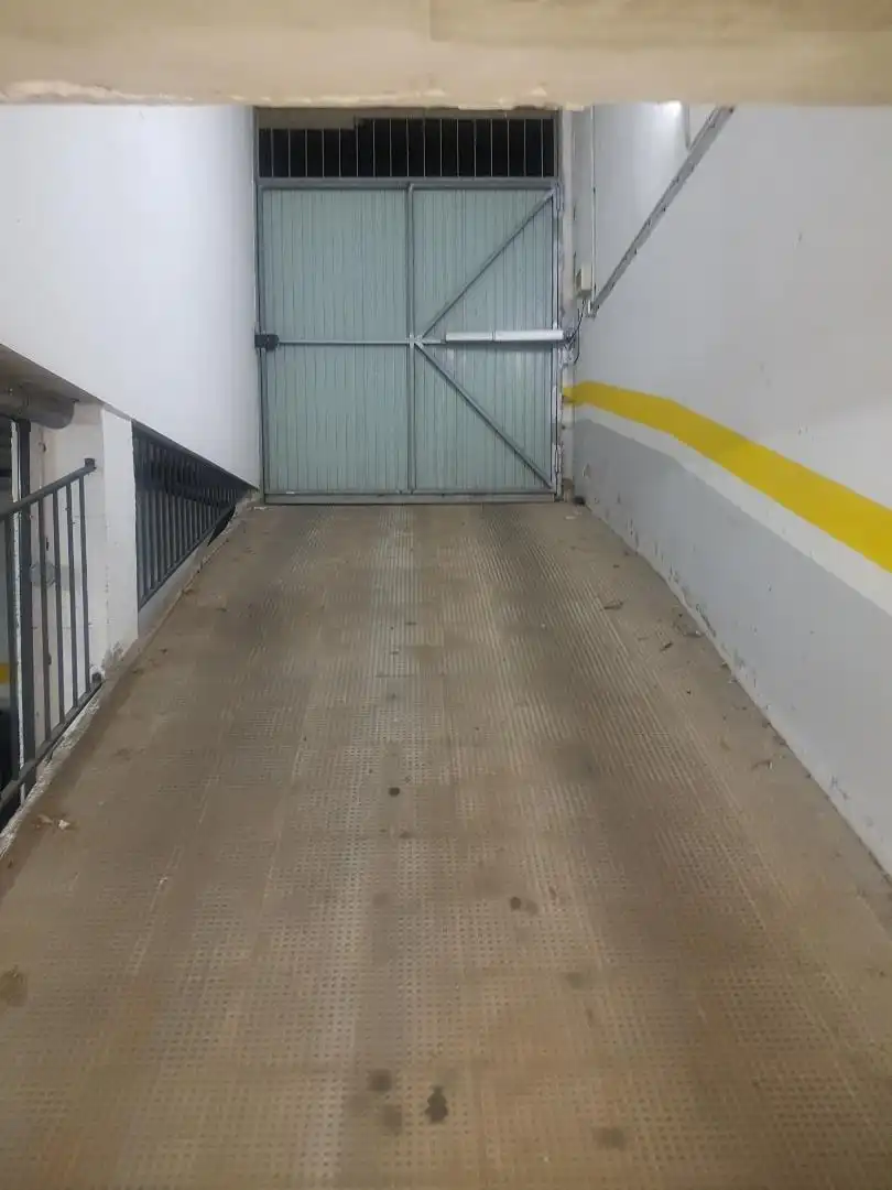Garage for rent in Carretera de Aznalcázar, 13, Bollullos de la Mitación