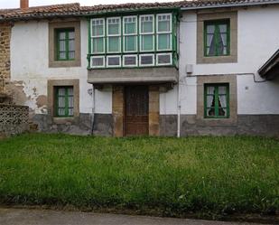Vista exterior de Casa adosada en venda en Campoo de Enmedio amb Terrassa