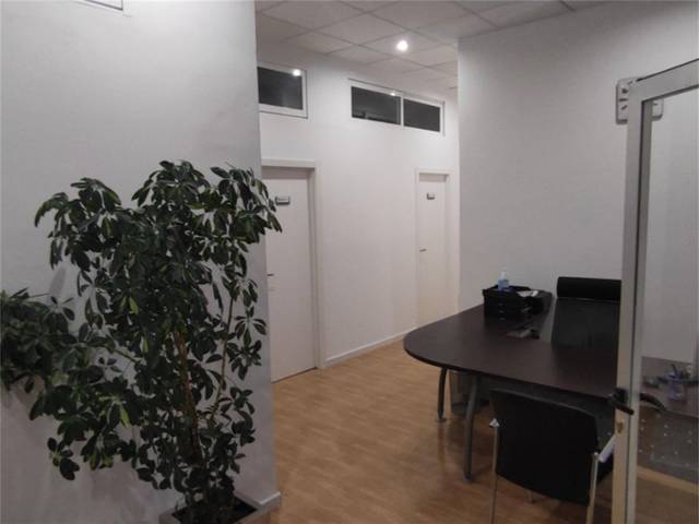 Oficina en Venta en Calle Real de Motril en San Antón