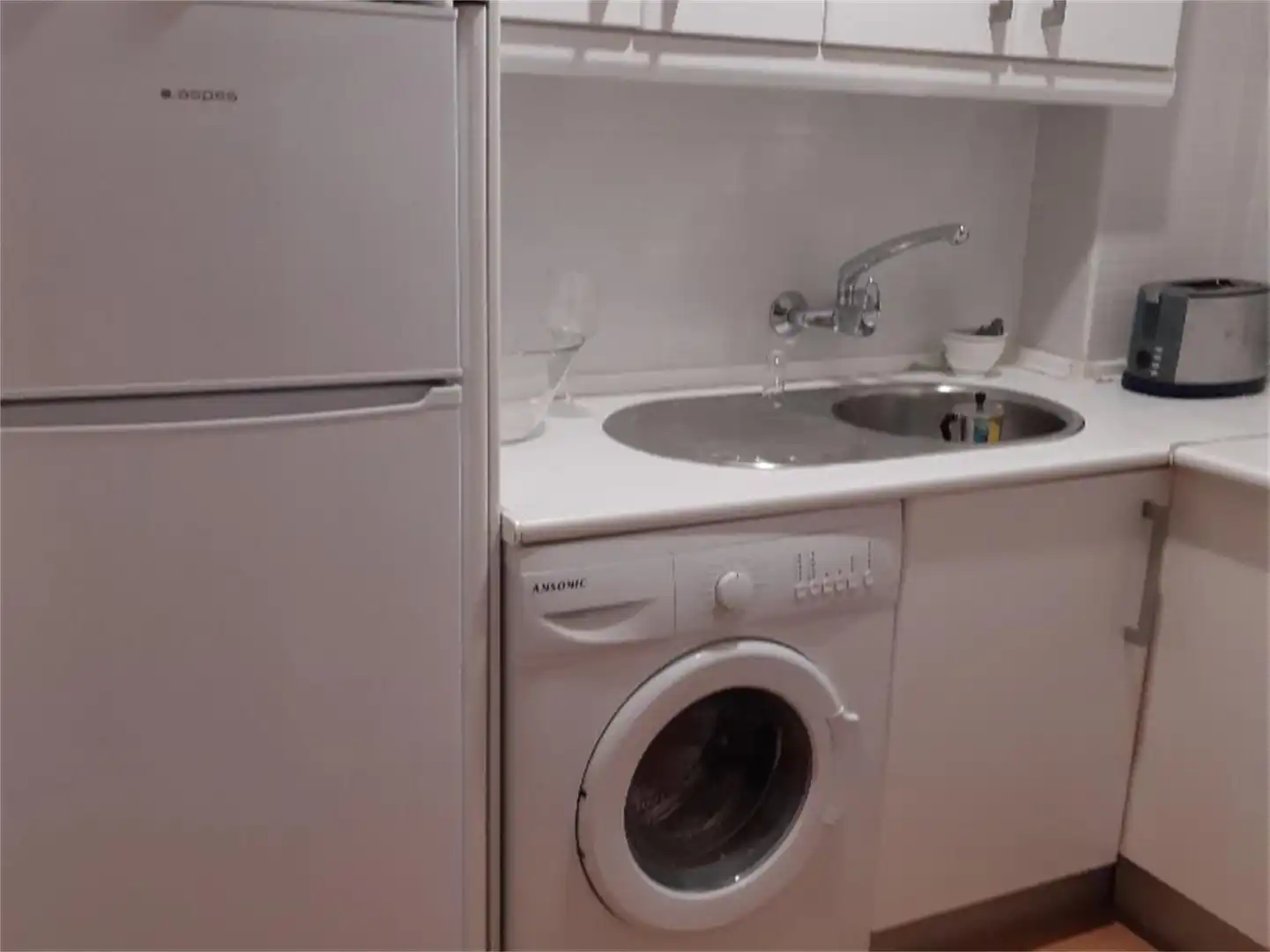 Apartament de lloguer a Carrer Calle Acacias, ., Asdrúbal - Bahía Blanca Cuina de Apartament de lloguer en Cádiz Capital
